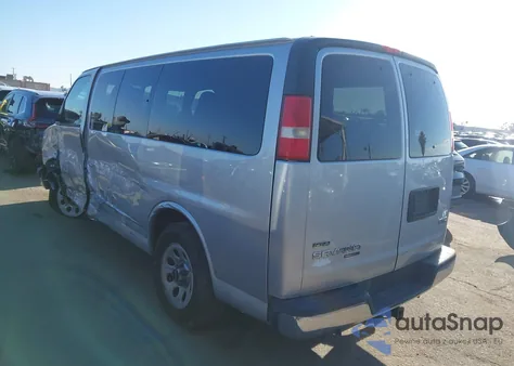 2010 GMC Savana 1500 Lt z USA, uszkodzony, nr VIN 1GKUGCD4XA1132002